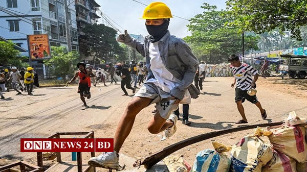 মিয়ানমারের ৩৭ শহরে মার্শাল ল জারি