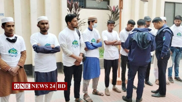 কিশোরগঞ্জে শিবিরের ককটেল হামলায় ৭ পুলিশ আহত, আটক ২১
