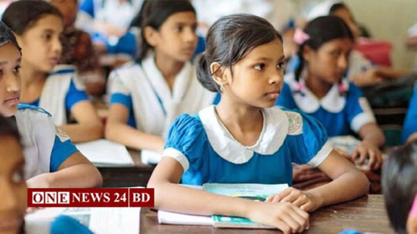 ৩০০ স্কুলে শিক্ষার্থীদের দুধ পান করাবে সরকার