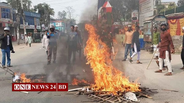‘জলসাকে’ কেন্দ্র করে পঞ্চগড়ে পুলিশ-মুসল্লি সংঘর্ষ, বাড়িঘরে আগুন