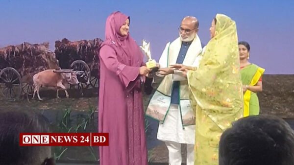 কৃষি পদক পেলেন পাকুন্দিয়ার কৃষাণী ইসরাতুন নাইম