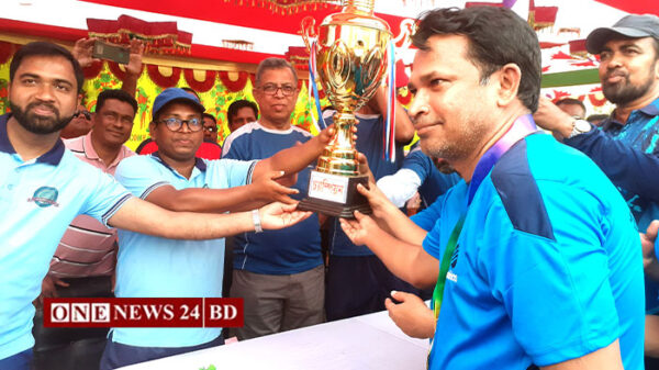 কটিয়াদী ও ভৈরব উপজেলা প্রশাসনের মধ্যকার ক্রিকেট ম্যাচে চ্যাম্পিয়ন কটিয়াদী