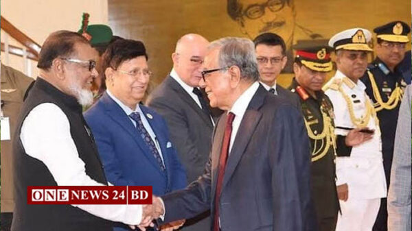 স্বাস্থ্য পরীক্ষার জন্য সিঙ্গাপুর গেলেন রাষ্ট্রপতি