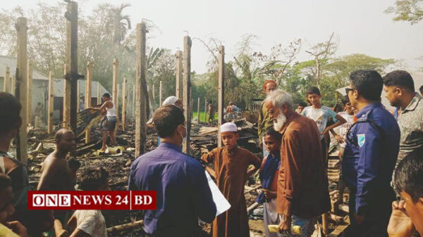 হোসেনপুরে আগুনে ৮ বসতঘর ভস্মিভূত