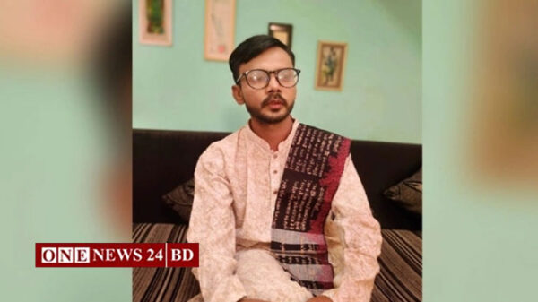 রুচির দুর্ভিক্ষ কাটাতে পড়াশুনা করছেন হিরো আলম