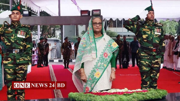 ঐতিহাসিক মুজিবনগর দিবসে বঙ্গবন্ধুর প্রতিকৃতিতে প্রধানমন্ত্রীর শ্রদ্ধা