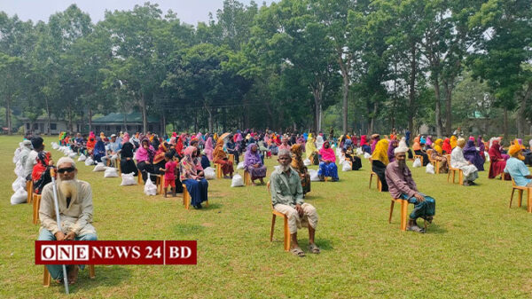 খাগড়াছড়িতে ৩ শতাধিক মানুষের মুখে হাঁসি ফোঁটালো সেনা জোন