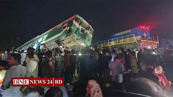 কুমিল্লায় দুই ট্রেনের সংঘর্ষ, আহত অর্ধশতাধিক