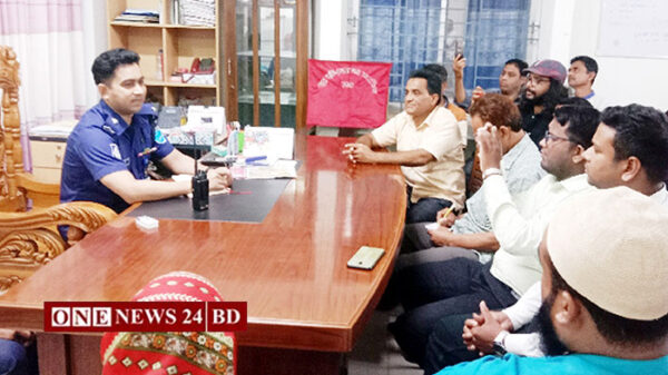 পাকুন্দিয়ায় সাংবাদিকদের সাথে নবনিযুক্ত ওসির মতবিনিময়