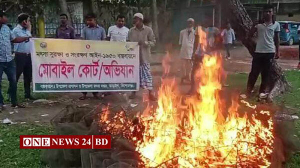 তাড়াইলে প্রশাসনের অভিযানে ৪শ' মিটার চায়না জাল ধ্বংস 
