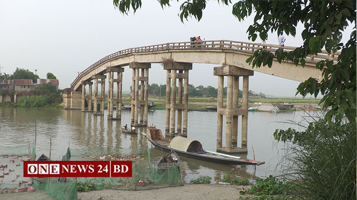 নিকলীতে দুই ইউনিয়নের সংযোগ জীর্ণ সেতুটি এখন মৃত্যুফাঁদ