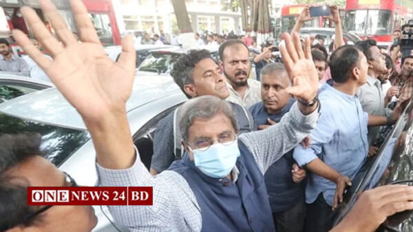 আত্মসমর্পণ করে জামিন পেলেন প্রথম আলো সম্পাদক