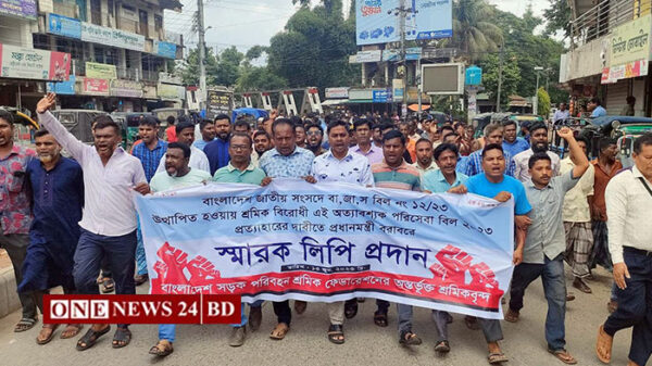 খাগড়াছড়িতে পরিবহন সংগঠন নেতাদের আন্দোলনের হুশিয়ারী