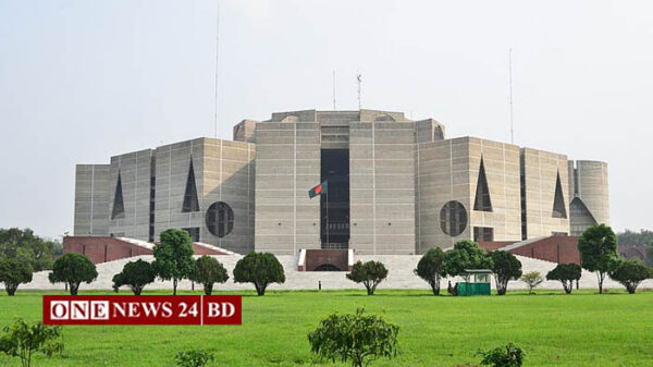 ভোট বন্ধে ইসির ক্ষমতা রোহিত করে সংসদে বিল পাস