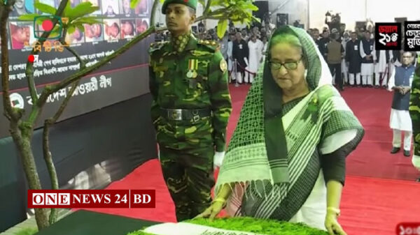 ২১ আগস্ট নিহতদের স্মরণে প্রধানমন্ত্রীর শ্রদ্ধা