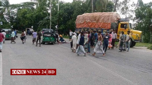 কুলিয়ারচরে ট্রাকের ধাক্কায় অটোরিকশার চালক নিহত