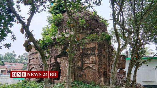 পাকুন্দিয়ায় ৩৫০ বছরের পুরানো ঐতিহ্যবাহী আরঙ্গজের মসজিদ