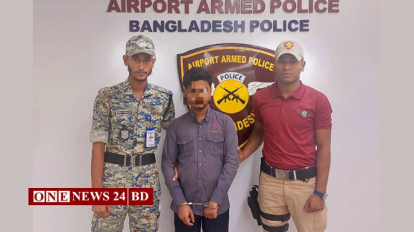 পাওয়ার ব্যাংকে লুকানো ১১টি স্বর্ণবারসহ ‘শুভেচ্ছার’ কর্মী আটক