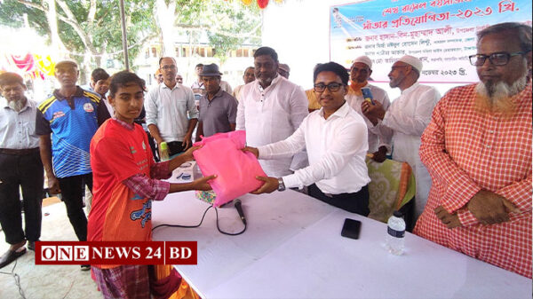 টাঙ্গাইলে শেখ রাসেল বয়সভিত্তিক সাঁতার প্রতিযোগিতা অনুষ্ঠিত