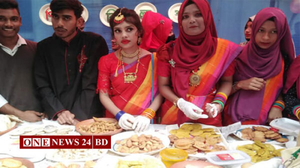 হোসেনপুরে জমজমাট শীতকালীন পিঠা উৎসব