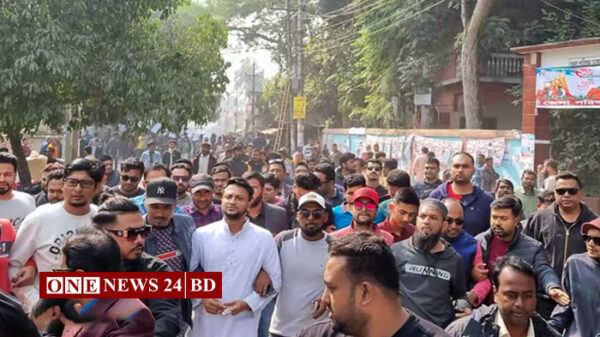 সাকিবের বিজয় শোভাযাত্রায় মানুষের ঢল