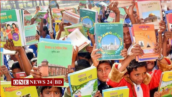 বিনামূল্যে নতুন বই পাচ্ছে প্রায় ৪ কোটি শিক্ষার্থী