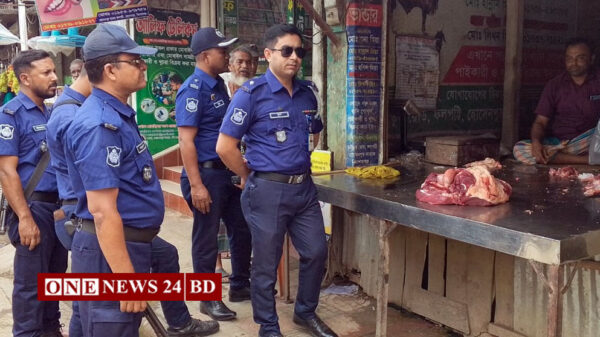 হোসেনপুর থানা পুলিশের উদ্যোগে বাজার মনিটরিং