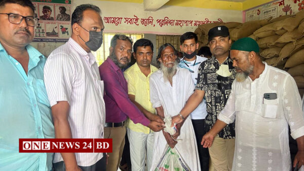 তাড়াইল ধলা ইউনিয়ন পরিষদে ভিজিএফ চাল বিতরণ শুরু 