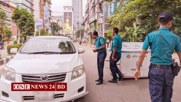 ফাঁকা ঢাকায় সতর্ক আইনশৃঙ্খলা রক্ষাকারী বাহিনী