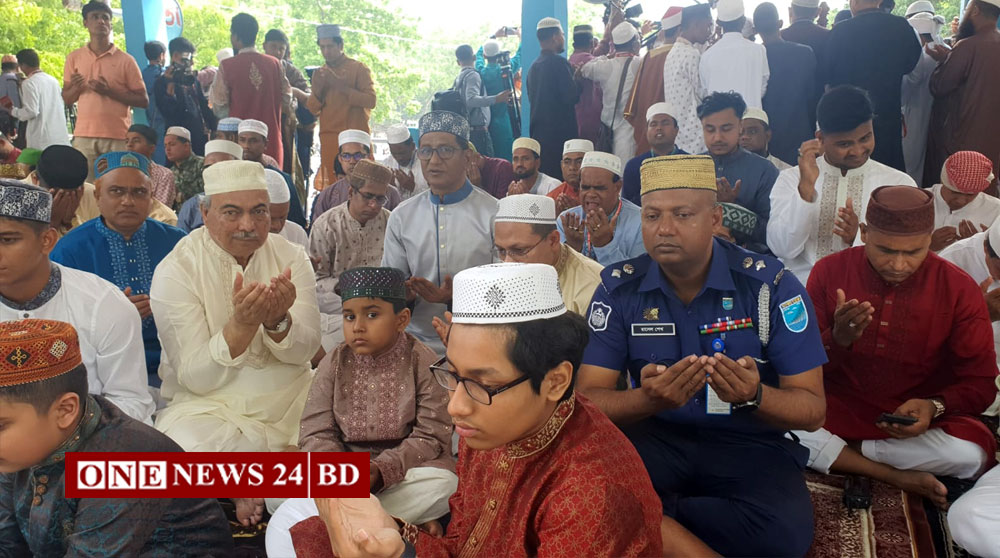 কিশোরগঞ্জের শোলাকিয়ায় দেশের সর্ববৃহৎ ঈদ জামাত অনুষ্ঠিত