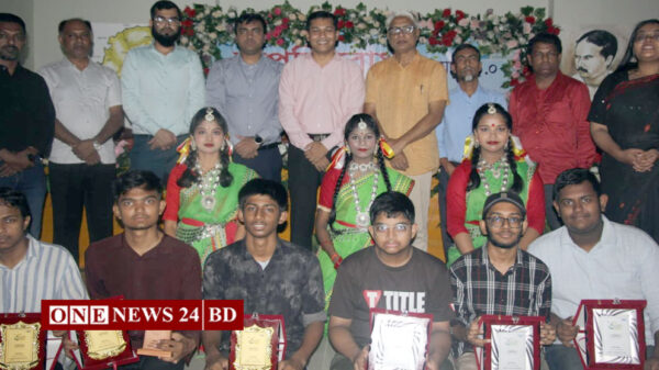 চাটমোহরে বিতর্ক প্রতিযোগিতা অনুষ্ঠিত