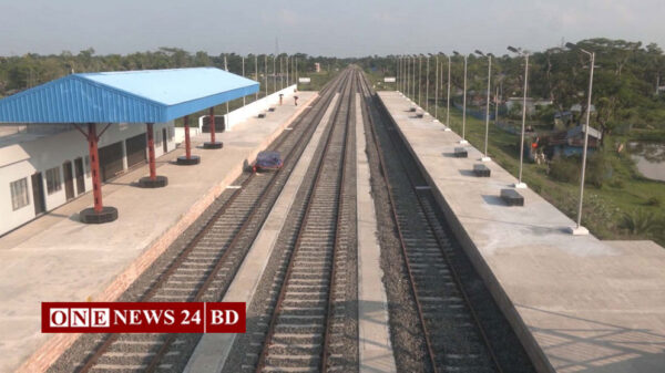 দীর্ঘ অপেক্ষার পর আজ থেকে খুলনা-মোংলা রেলপথের যাত্রা শুরু