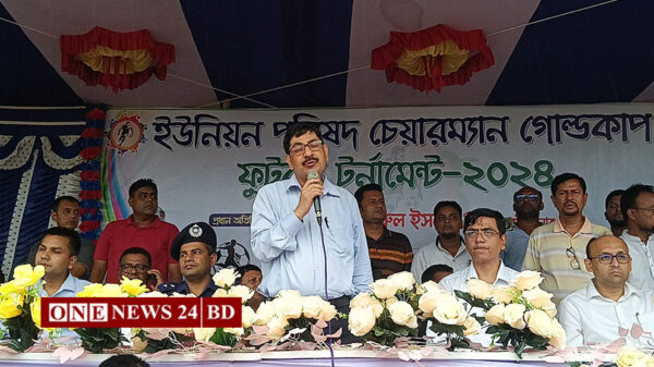 মাদক ও মোবাইল থেকে দুরে রাখতে প্রতিটি মাঠে খেলাধুলার গুরুত্ব অপরিসীম – ঢাকার বিভাগীয় কমিশনার সাবিরুল ইসলাম।