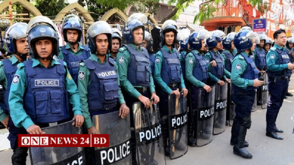 কর্মবিরতি প্রত্যাহার পুলিশ সদস্যদের, বদলাচ্ছে ইউনিফর্ম–লোগো