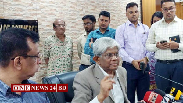 চাঁদাবাজি থেমে নেই, জানালেন অর্থ ও বাণিজ্য উপদেষ্টা