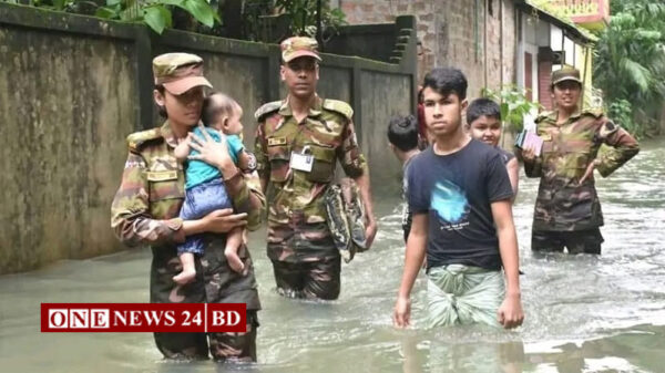 ফেনীতে ভয়াবহ বন্যা, উদ্ধারে সেনাবাহিনী-বিজিবি