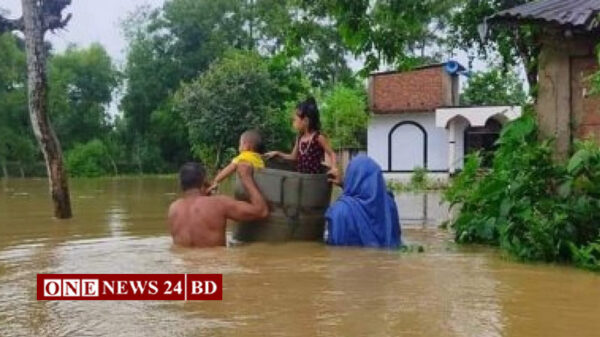 পানির নিচে তলিয়ে গেছে নোয়াখালী, ২০ লাখ মানুষ পানিবন্দি