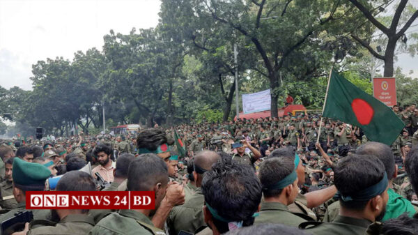 আনসারদের রেস্ট প্রথা আর থাকছে না: স্বরাষ্ট্র উপদেষ্টা