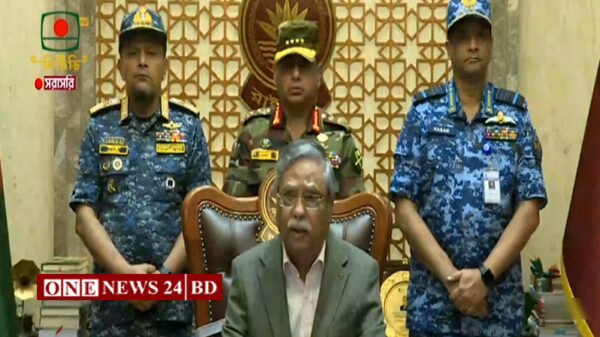 সংসদ বিলুপ্ত করে দ্রুত নির্বাচনের ব্যবস্থা করা হবে: রাষ্ট্রপতি