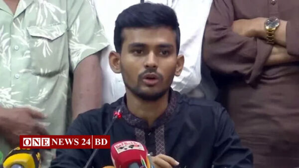 বুধবার থেকে সব গার্মেন্টস খোলা, মেনে নেয়া হবে সব দাবি: শ্রম উপদেষ্টা