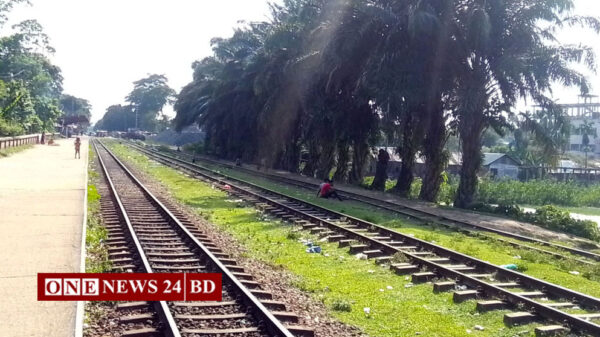 কোটি কোটি টাকার সম্পত্তি বেহাত সিলেট-আখাউড়া রেল সেকশনে কৃষিজমিতে গড়ে উঠেছে বাণিজ্যিক স্থাপনা