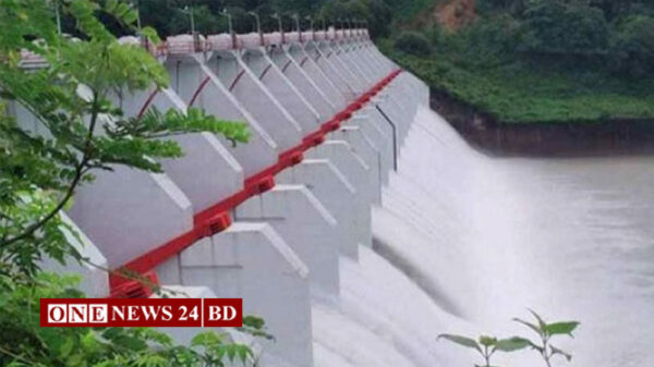 বাড়ছে কাপ্তাই হ্রদের পানি, জলকপাট খোলা হলো তিন ফুট