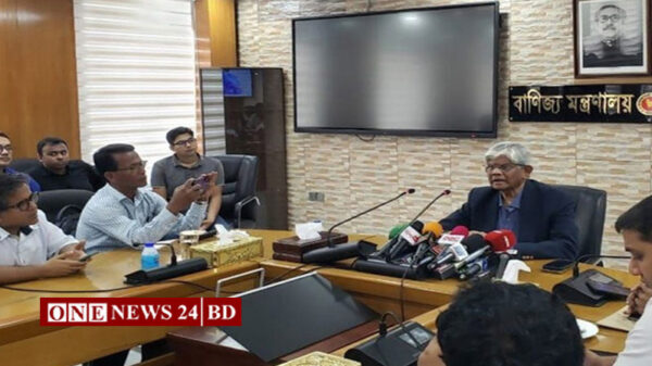 চাঁদাবাজি বন্ধ হয়নি, শূন্যস্থান পূরণ হয়েছে: অর্থ ও বাণিজ্য উপদেষ্টা