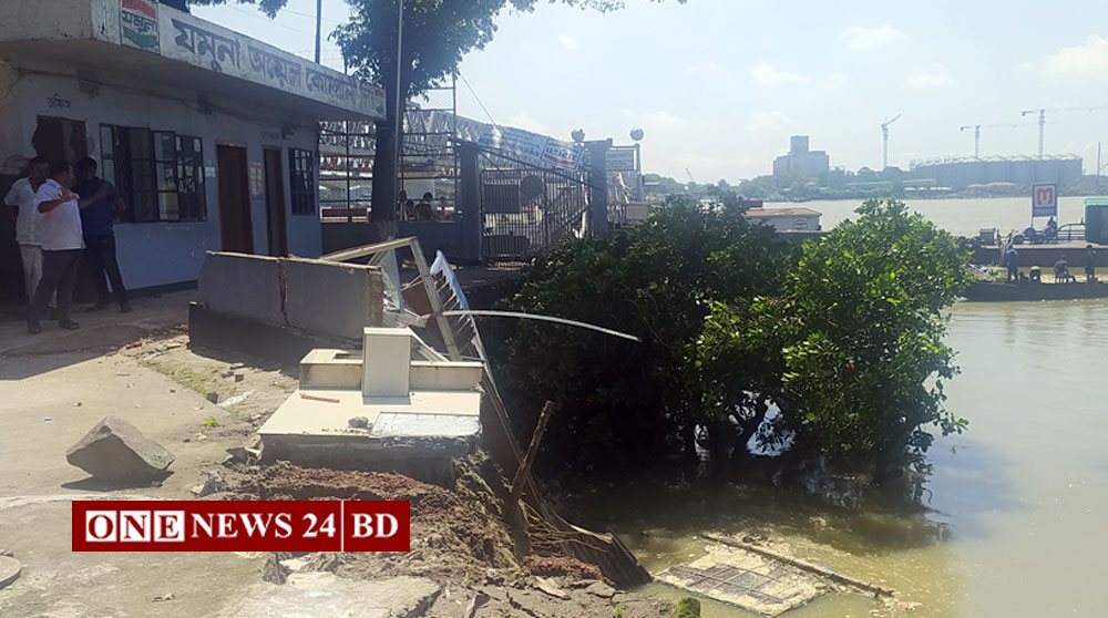 মেঘনার ভাঙ্গনে নদীগর্ভে ২০ ঘর-বাড়ি; হুমকিতে রেল সেতু, বিএডিসি গোডাউন ও ডিপু