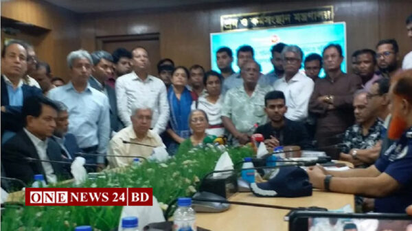 বুধবার থেকে সব গার্মেন্টস খোলা, মেনে নেয়া হবে সব দাবি: শ্রম উপদেষ্টা