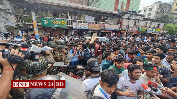 মিরপুরে সাকিবিয়ানদের ধাওয়া দিল সাকিববিরোধীরা