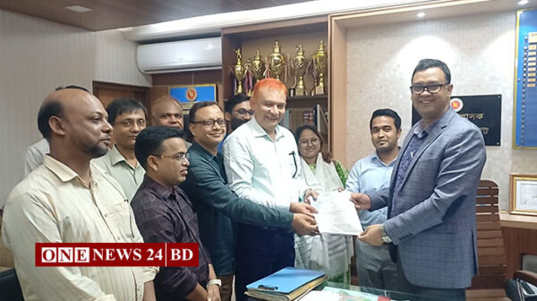 ভূমি কর্মকর্তাদের সততার সাথে কাজ করে অধিকতর সেবা নিশ্চিত করতে হবে-নওগাঁ জেলা প্রশাসক
