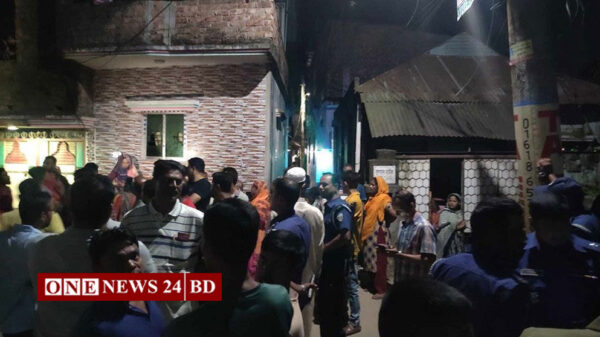 কুমিল্লায় ২০ বাড়িতে হামলা-ভাঙচুর, শিক্ষার্থীকে কুপিয়ে জখম