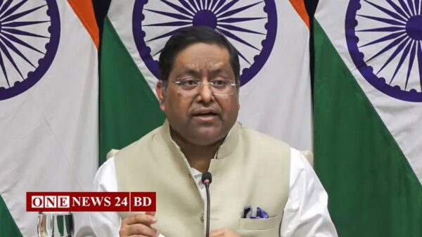 শেখ হাসিনাকে বাংলাদেশের সাবেক প্রধানমন্ত্রী মনে করে ভারত