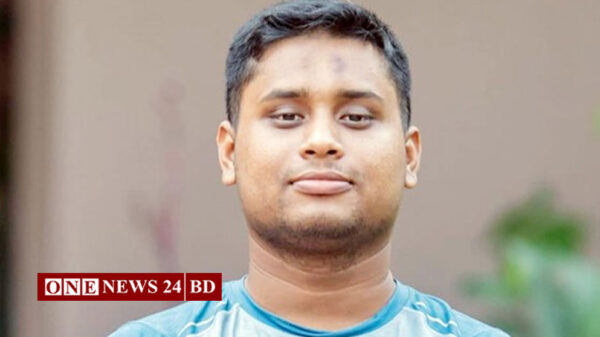 ফেসবুক লাইভে এসে যা বললেন হাসনাত আব্দুল্লাহ